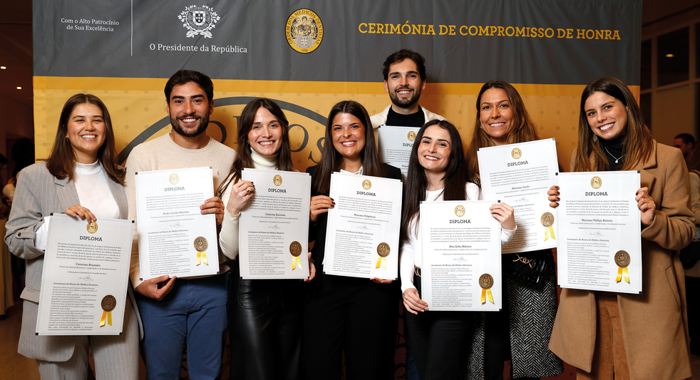 União de gerações por uma medicina dentária de excelência