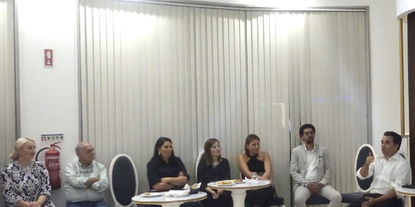 Encontro com a classe para conhecer a realidade da profissão