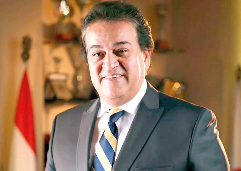 Khaled Abdel-Ghaffar, médico dentista e ministro da Saúde e da População do Egipto